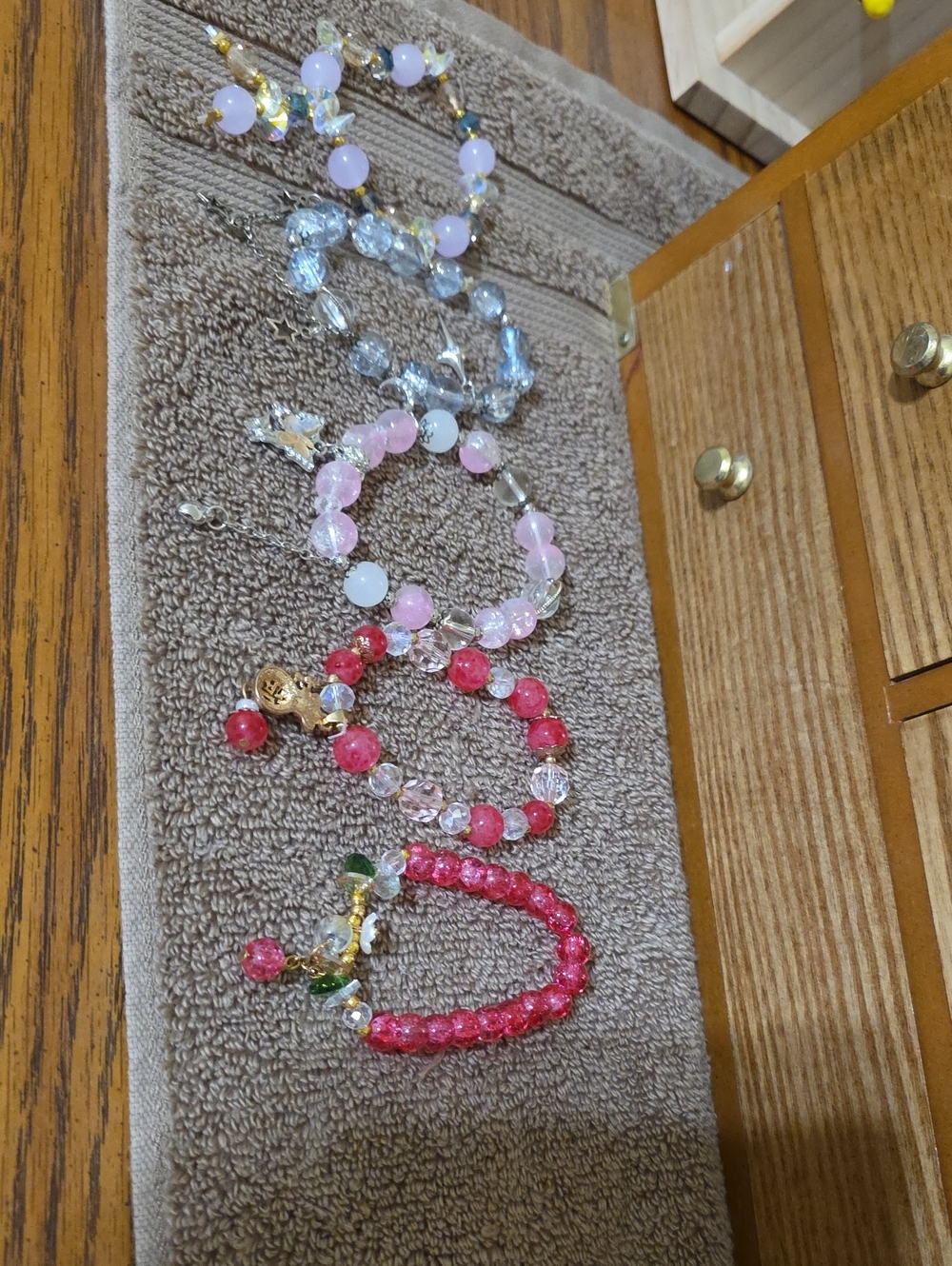 Handmade Pink and Red Beaded Women’s Bracelet Set..5 In All...new